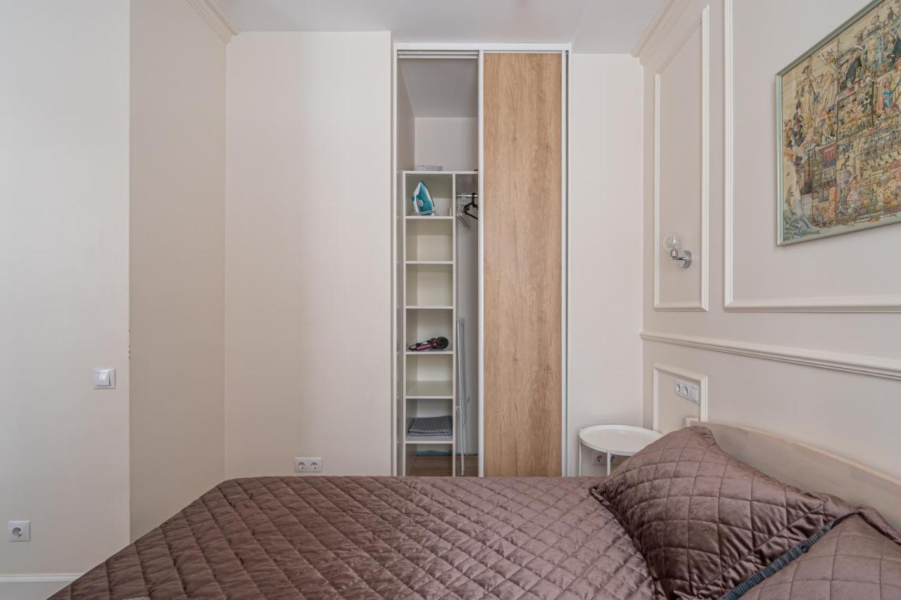 Stylish Studio Close To City Center, Cafes & Parks & Local Dining Riga Ngoại thất bức ảnh