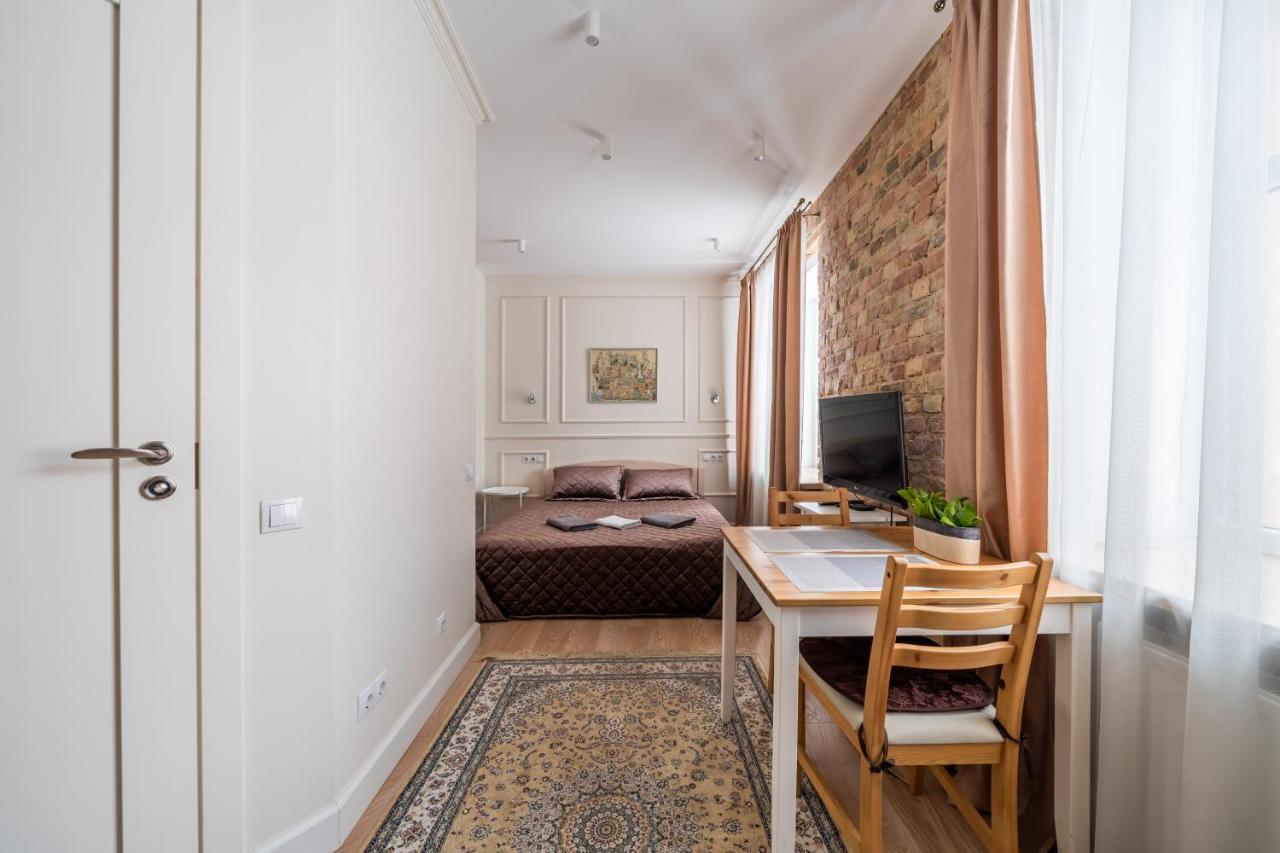 Stylish Studio Close To City Center, Cafes & Parks & Local Dining Riga Ngoại thất bức ảnh