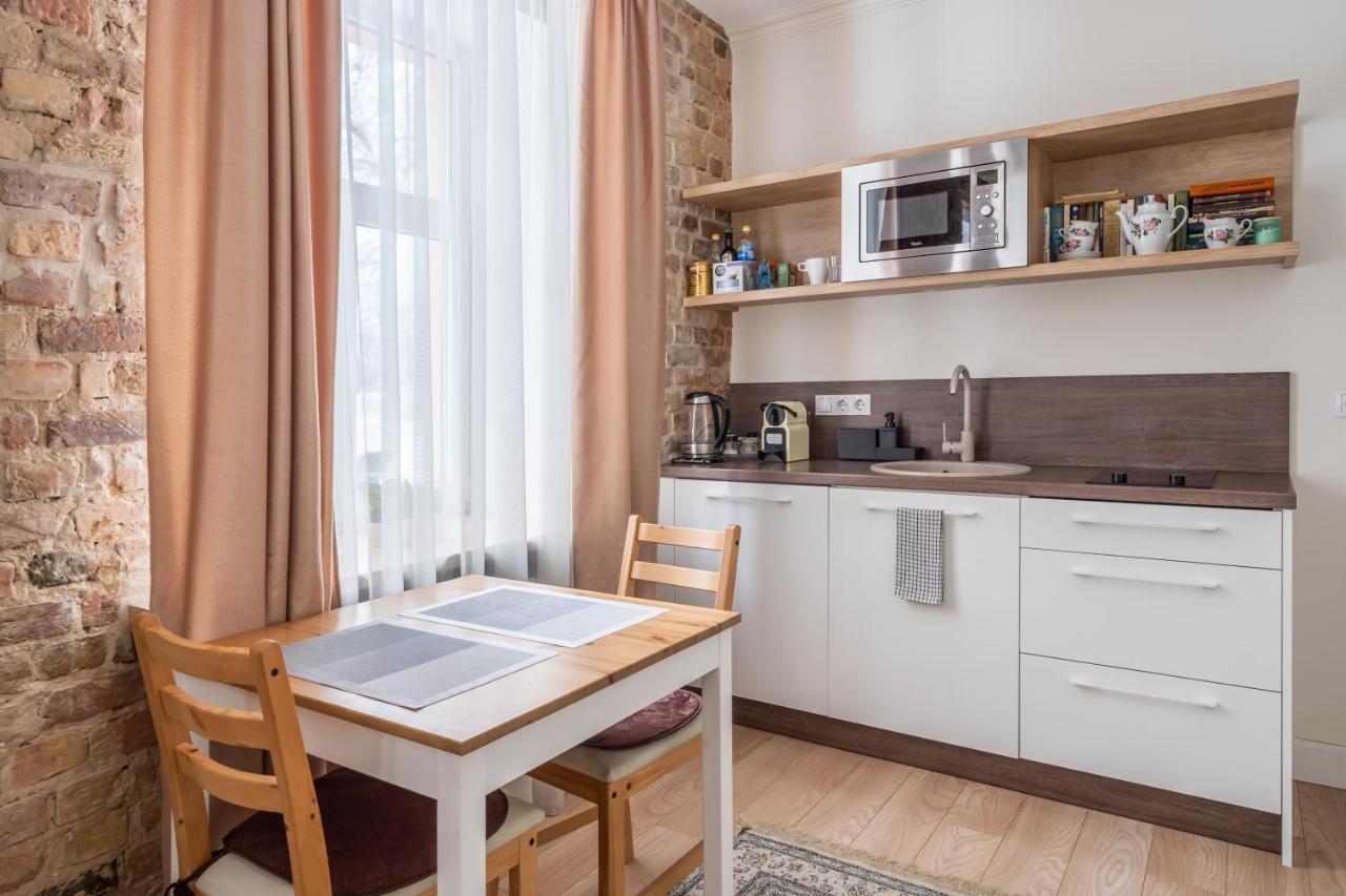 Stylish Studio Close To City Center, Cafes & Parks & Local Dining Riga Ngoại thất bức ảnh