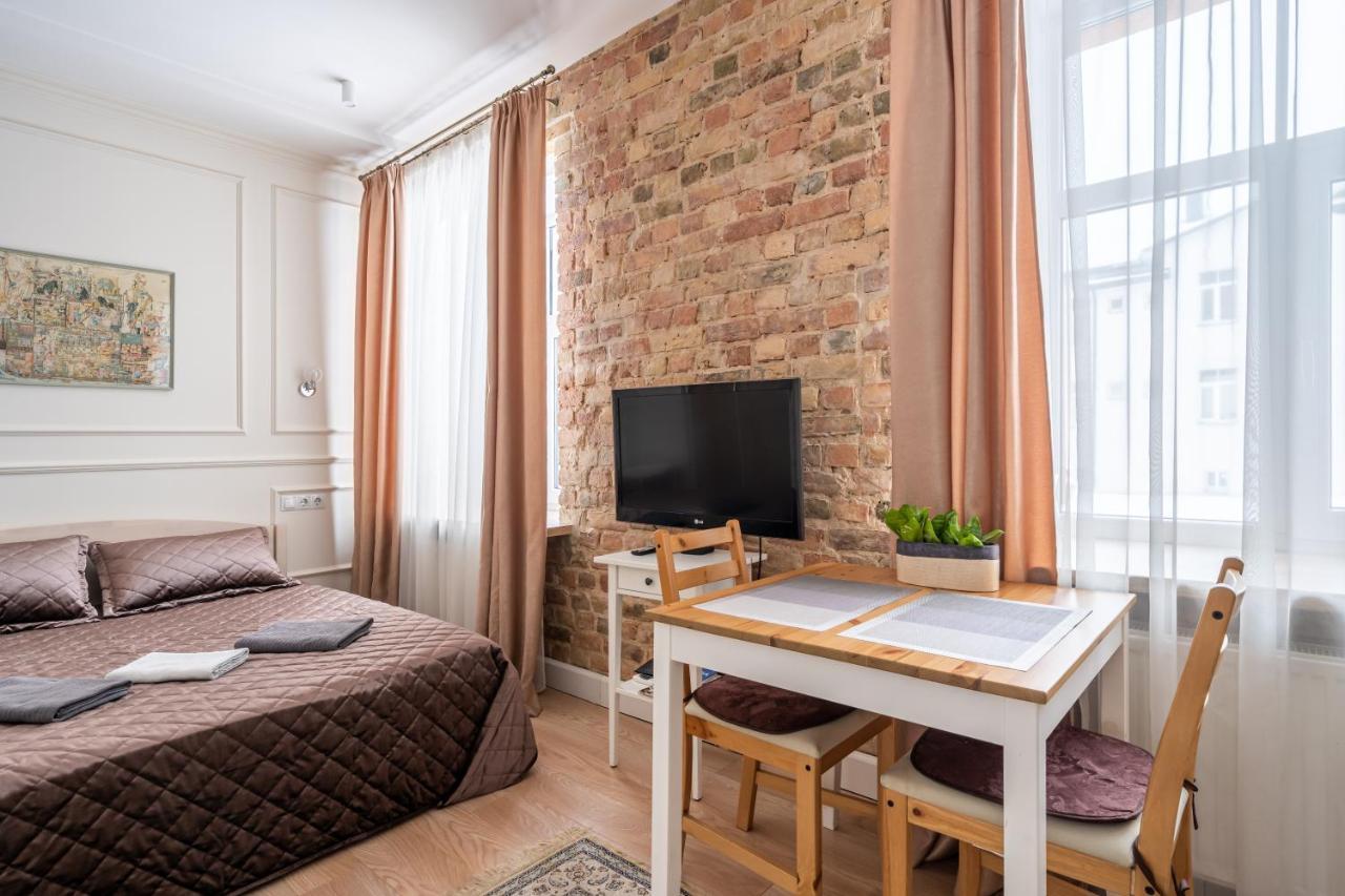 Stylish Studio Close To City Center, Cafes & Parks & Local Dining Riga Ngoại thất bức ảnh