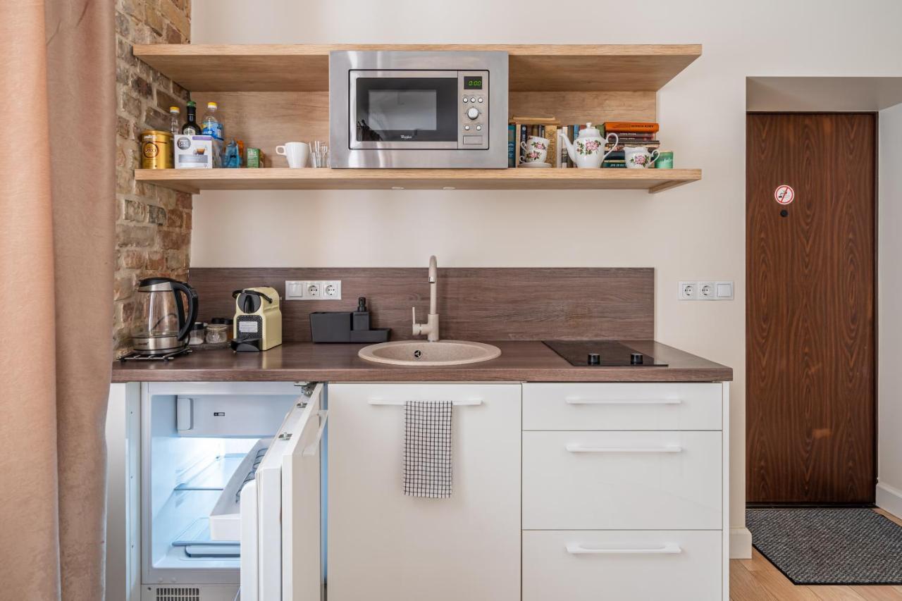 Stylish Studio Close To City Center, Cafes & Parks & Local Dining Riga Ngoại thất bức ảnh