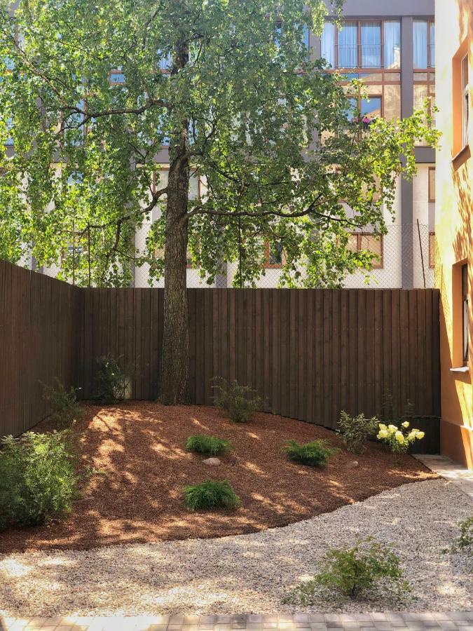Stylish Studio Close To City Center, Cafes & Parks & Local Dining Riga Ngoại thất bức ảnh